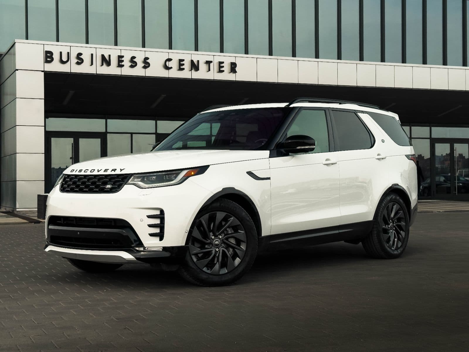 Land Rover Discovery 5